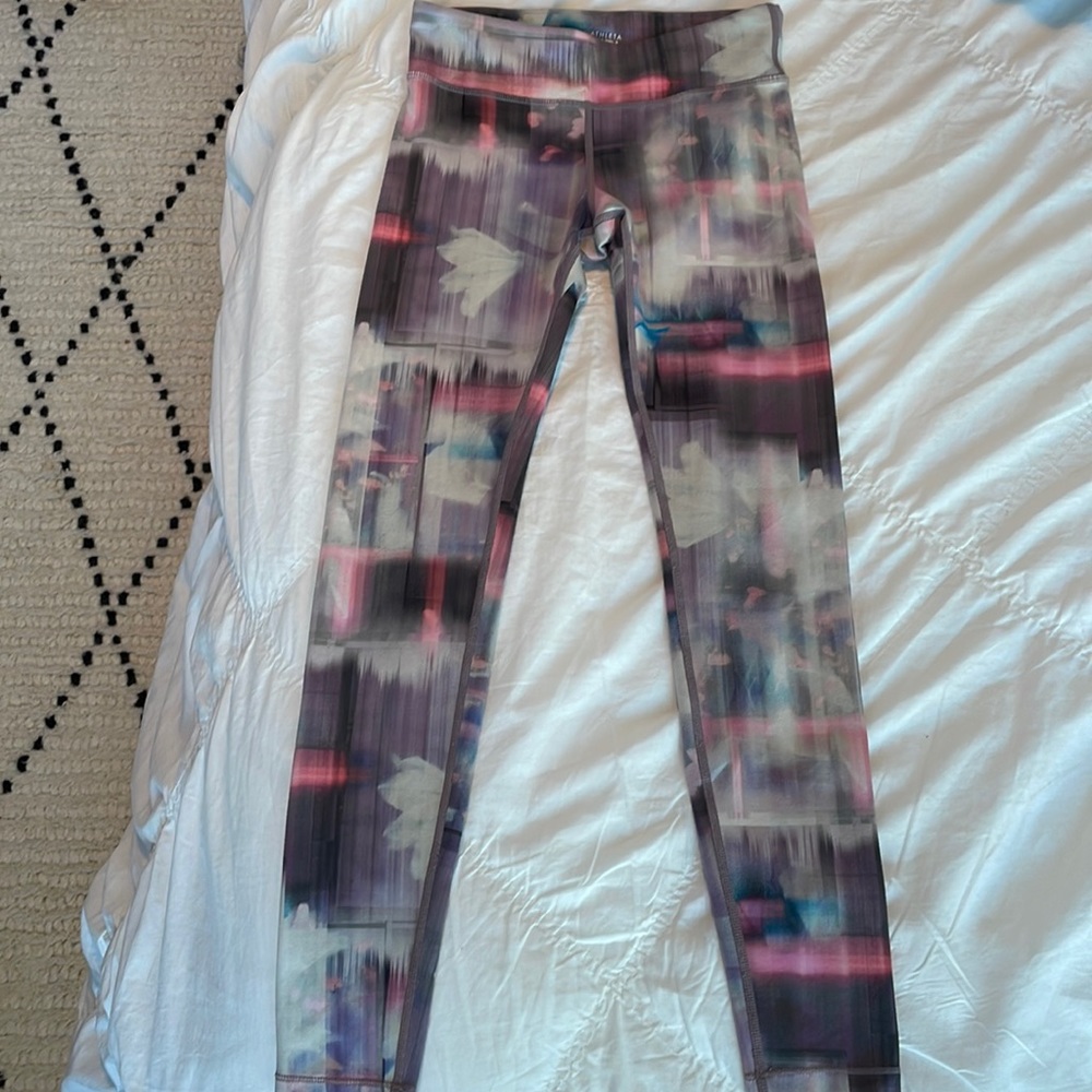 Girls multicolor yoga pants size 8-10 medium! No damage!